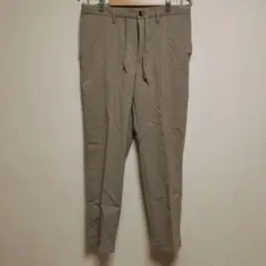 ベージュ スラックス