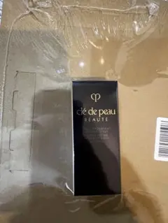 新品クレ・ド・ポーボーテ ヴォワールイドラタンロングトゥニュ30ml SPF25