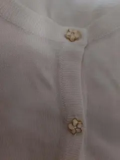 CINEMA CLUB お花ボタンカーディガン ホワイト LL