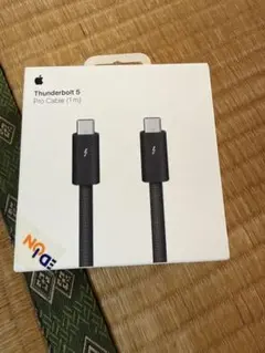 Apple Thunderbolt 5 Pro Cable 1m