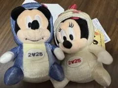ディズニー　2025　ミッキー　ミニー 干支 ぬいぐるみバッジ 巳 2個セット