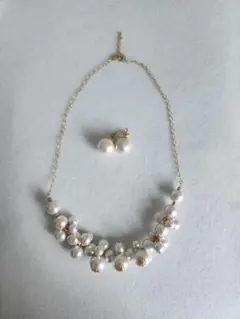 コットンパールネックレスとピアスセット