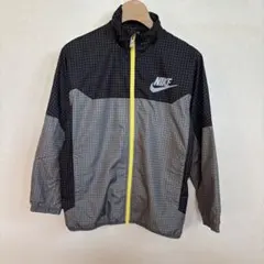 美品　ナイキ　NIKE キッズ　ジャケット　アウター　140