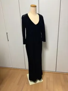 ブラックワンピース マキシ丈 Vネック