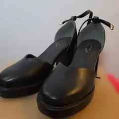 Ange charme ストラップパンプス ブラックのサムネイル
