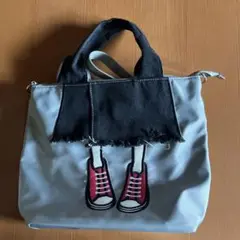 スニーカー刺繍トートバッグとリュック