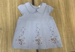 【petit main】フレンチスリーブ丈　ブラウス　水色×いちご刺繍柄120