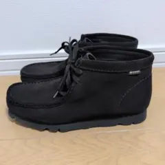 BEAMS 別注 CLARKS ORIGINALS ゴアテックス ワラビーブーツ