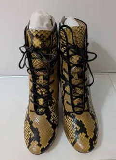 【未使用】TORY BURCH トリーバーチ 23.0 ブーツヒールパイソン柄のサムネイル