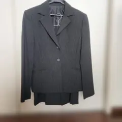ダークグレー ストライプ スカートスーツ