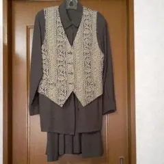 美品シャツブラウス　フレアースカートスーツ　M