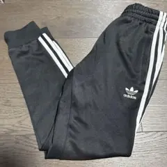 adidas originals ブラック　ラインパンツ