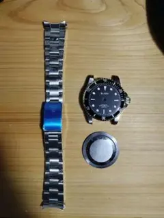 フルカスタム　BILIGER　腕時計　ポインテッドクラウン　サブ　エイジング