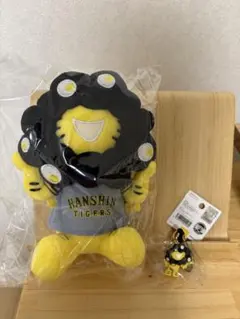 阪神タイガース ミャクミャク マスコット ぬいぐるみ 2種セット - メルカリ