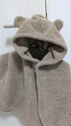 ベージュ クマ耳付きフードポンチョ　ユニクロ