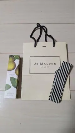 Jo Malone London イングリッシュ ペアー & フリージア ウッ…