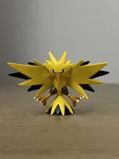 ポケモンモンコレ　サンダー フィギュア