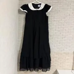 キャサリンコテージ　黒のフリル付きワンピース