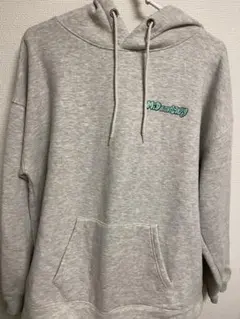 グレーワンポイントパーカー　オーバーサイズ　　　 フーディー　スウェットパーカー
