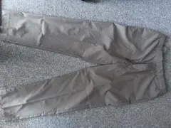 UNIQLOセオリー　ベージュ ストレートパンツ M