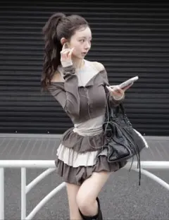 Darich オフショルレイヤードリブトップス、カットフリルミックスミニスカート