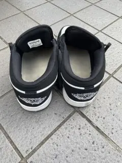 NIKE AIR JORDAN 1 LOW メンズ スニーカーのサムネイル