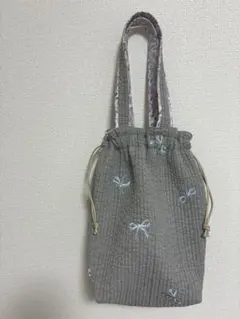 【完成品】ヌビキルト　巾着トート　リボン刺繍　ハンドメイド グレーブルーリボンのサムネイル