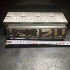 売り切り価格】 当時もの 希少品 レトロ ISUZU エンブレム - メルカリ