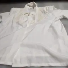 超メルカリ市限定12月15日までPqualair 刺繍入りホワイト長袖シャツ