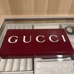 GUCCI ギフトボックス 空箱のサムネイル