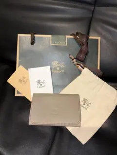 IL BISONTE イルビゾンテ 名刺入れ レザー グレージュ 新品未使用