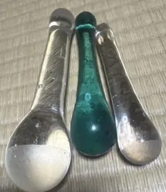 ウランガラス器　希少な青色　5枚 ウランガラス ランタン型ビーズ ブルー/黄色 9.5mm×8.3mm 5粒 : World