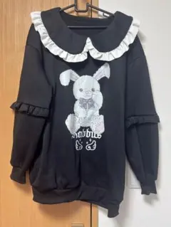 [ 新品 ] ウサギ刺繍 フリル 付き スウェット ブラック