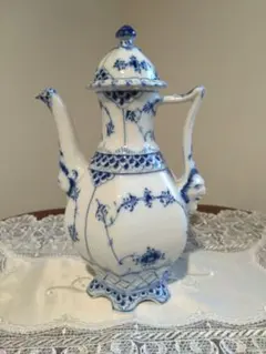 2026年最新】ロイヤルコペンハーゲンブルーフルーテッドフルレース顔の