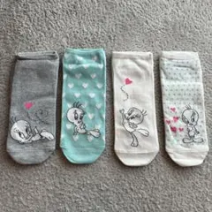 新品未使用品35-38サイズLOONEYTUNES靴下4足セット