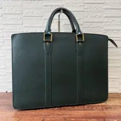ルイヴィトン　タイガ　グリーンビジネスバッグ LOUIS VUITTON(ルイヴィトン) タイガ ビジネスバッグ セルヴィ