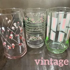 昭和レトロ︎ポップ︎✦︎ヴィンテージ︎✦︎ピンク 緑 カラーガラス︎✦︎小花柄︎✦︎グラス︎✦︎3個