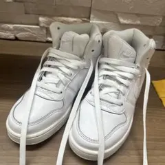 NIKE ハイカットスニーカー 22.5cm