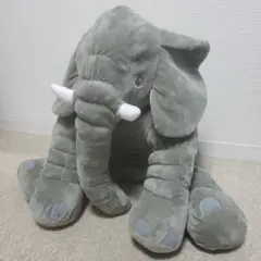 大きな象のぬいぐるみ