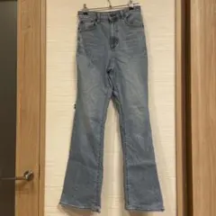 GU ハイウエスト フレアデニムパンツ ライトブルーのサムネイル