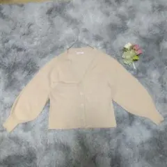 a.v.v ベージュVネックセーター S イトキン シンプル