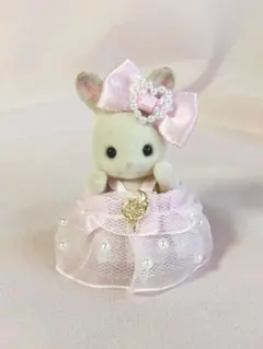 ミニチュアドール　シルバニアファミリー　赤ちゃん　プリンセスドレス　パール