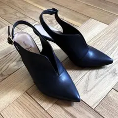 美品 銀座かねまつ Vカット スリングバック アンクルストラップ ブラックのサムネイル