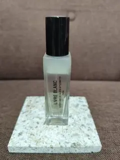限定品 ZARA LIVRE BLANC リーヴルブラン　香水のサムネイル