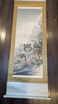 猛虎図　虎　掛け軸　中国掛軸 時代 虎 / 猫虎 肉筆 在銘 水墨　中国　骨董品 猛虎図 虎 掛け軸 中国掛軸 時代 虎 / 猫虎 肉筆 在銘 水墨 中国 骨董