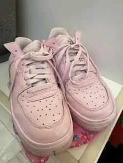 早い者勝ち！　NIKEエアフォース1 コラボスニーカー