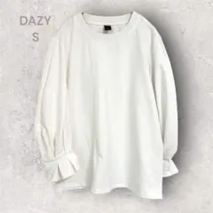 DAZY　長袖カットソー　白ロンT　袖フレア　シンプル　カジュアル