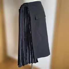 黒のプリーツロングスカート ウエストベルト付き