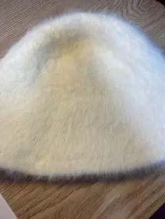 ホワイトファーバケットハット