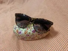 deicy ヒョウ柄キャットアイサングラス ケース付きのサムネイル